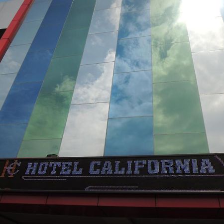 California Hotel Jakarta Extérieur photo