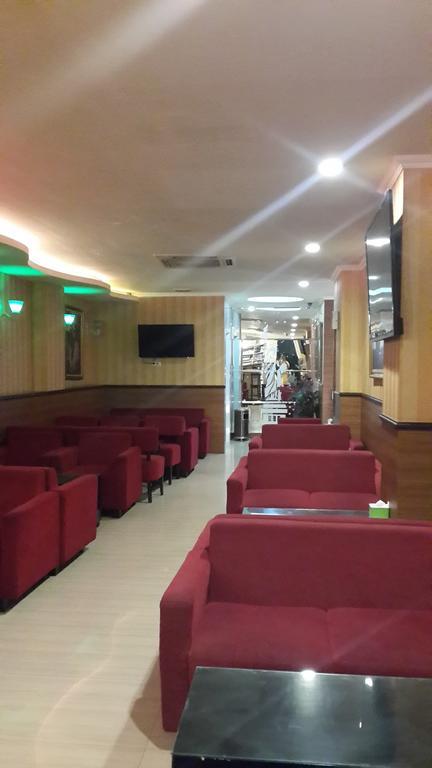 California Hotel Jakarta Extérieur photo