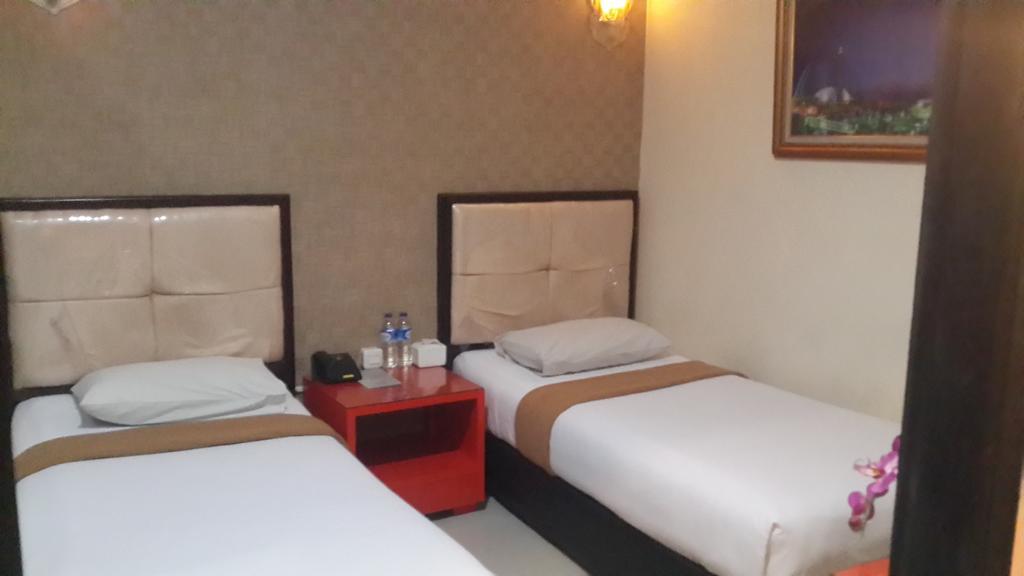 California Hotel Jakarta Extérieur photo
