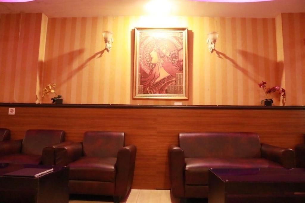 California Hotel Jakarta Extérieur photo