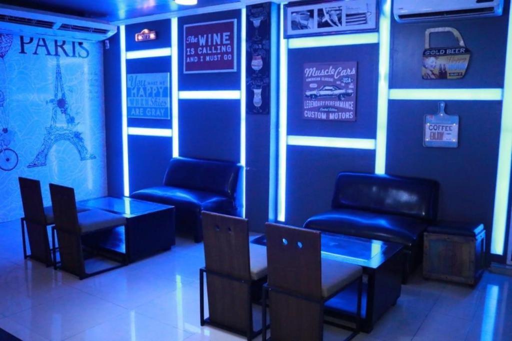 California Hotel Jakarta Extérieur photo