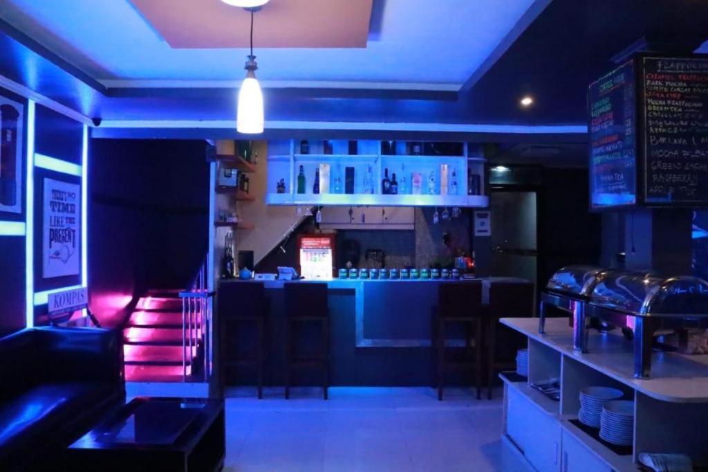 California Hotel Jakarta Extérieur photo