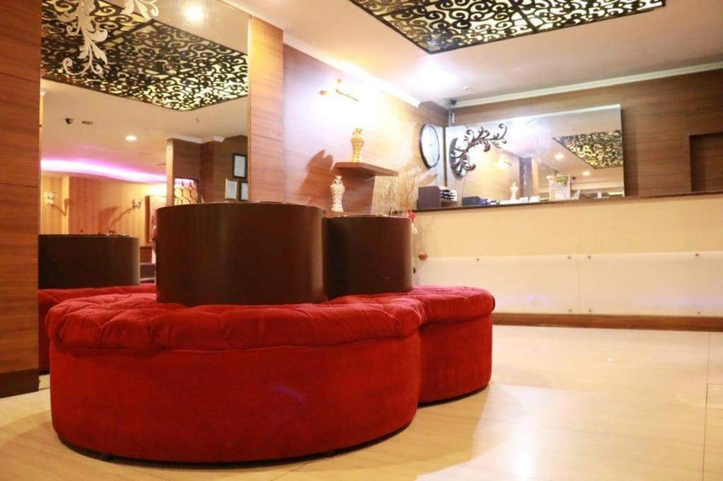California Hotel Jakarta Extérieur photo