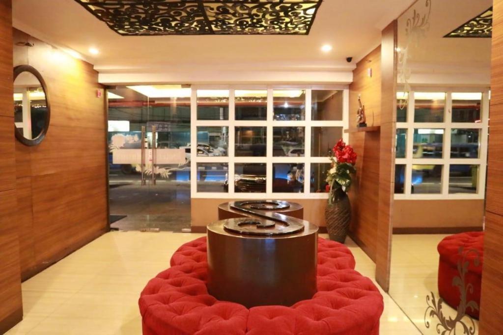 California Hotel Jakarta Extérieur photo
