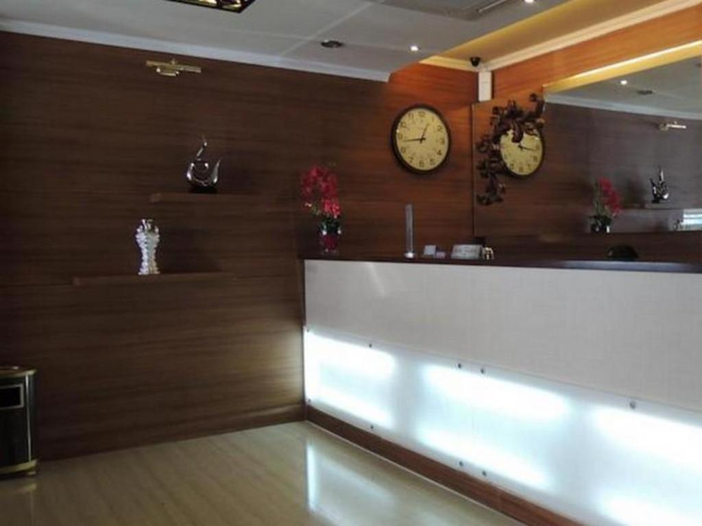 California Hotel Jakarta Extérieur photo