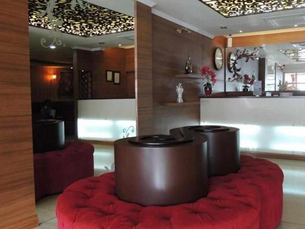 California Hotel Jakarta Extérieur photo