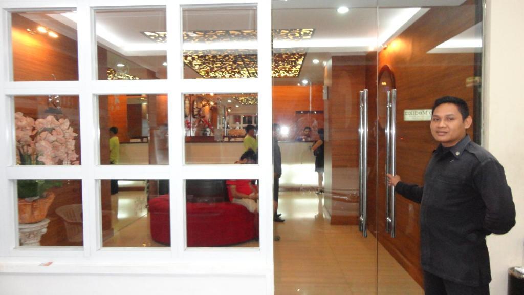 California Hotel Jakarta Extérieur photo