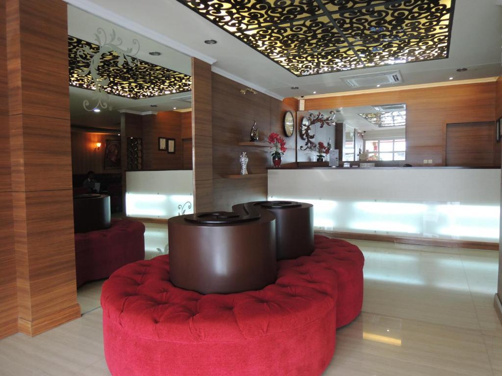 California Hotel Jakarta Extérieur photo