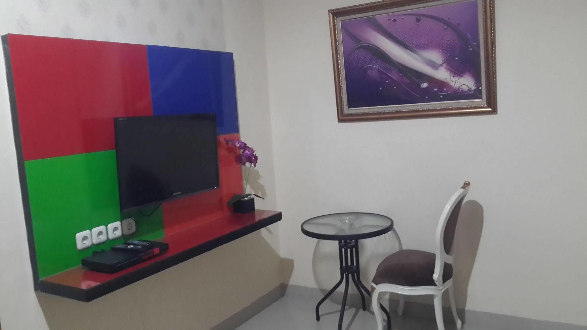 California Hotel Jakarta Extérieur photo