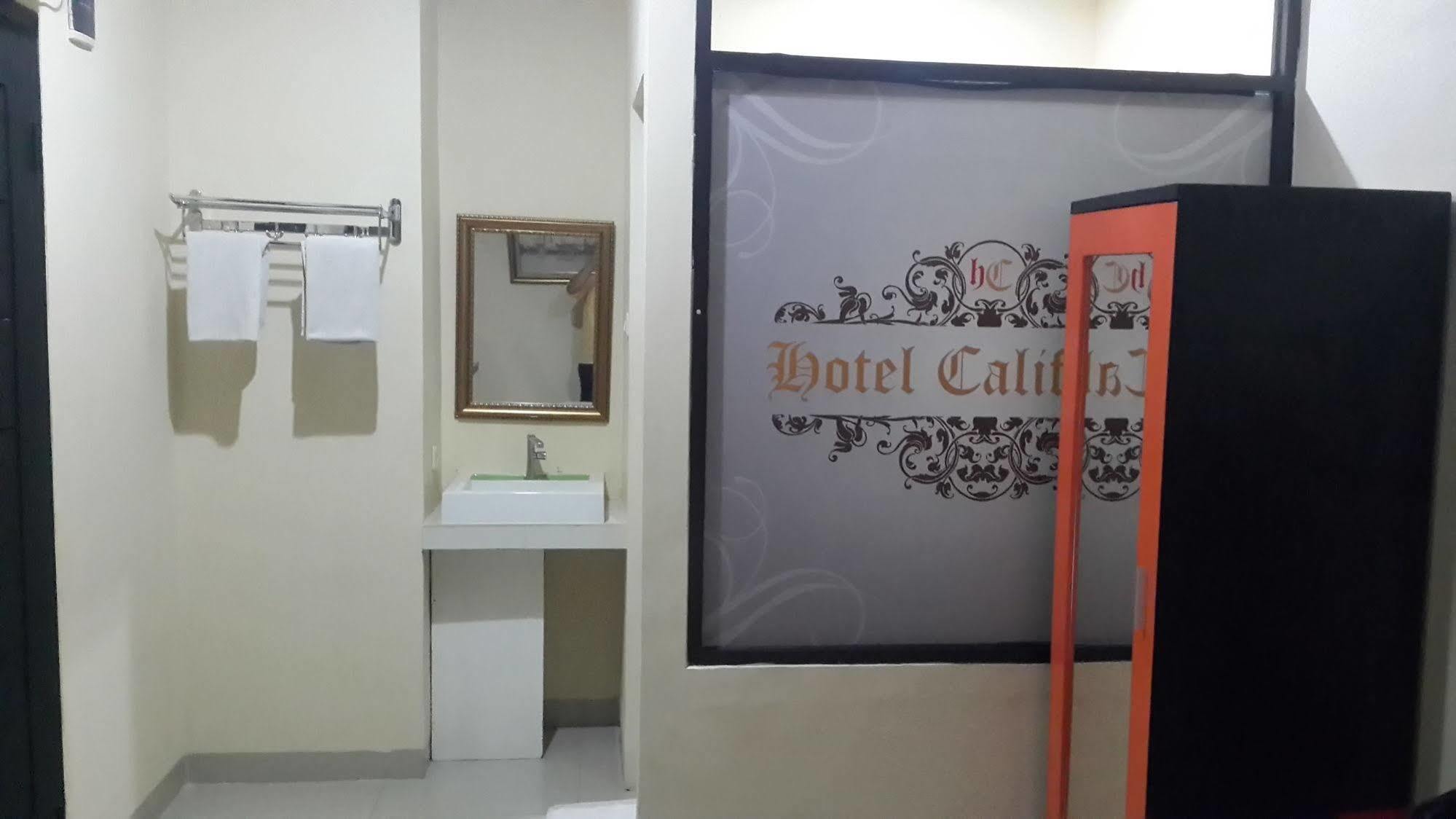 California Hotel Jakarta Extérieur photo