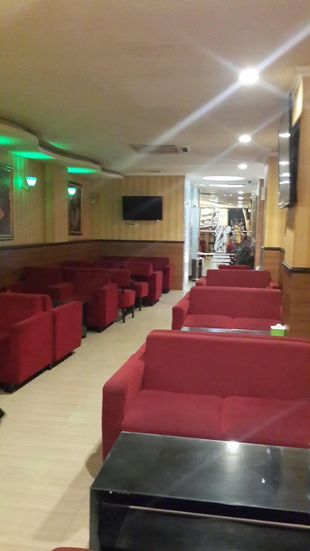 California Hotel Jakarta Extérieur photo